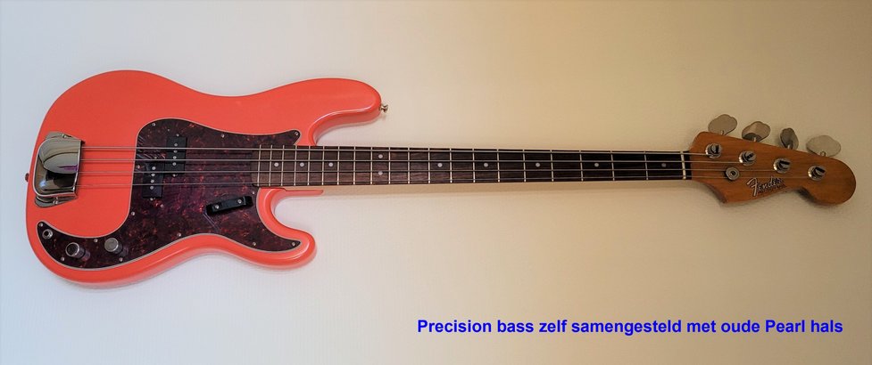 Fender Precision basgitaar met Pearl hals